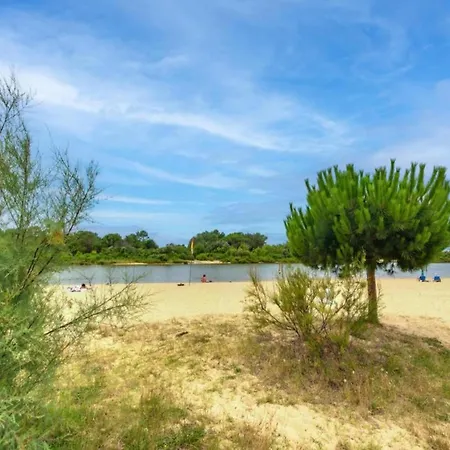 Poolside Escape By Arcachon La Teste-de-Buch