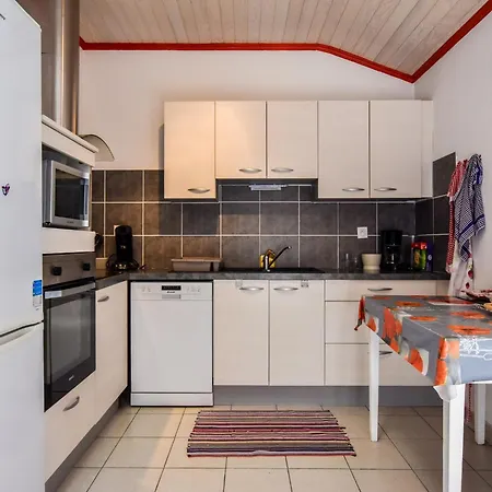 Сasa de vacaciones Poolside Escape By Arcachon