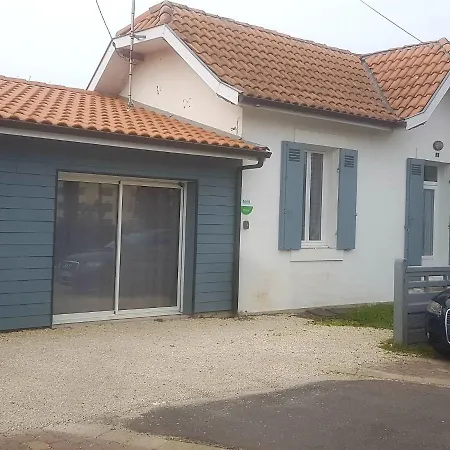 Holiday home Brandonnet Riverside With Pool La Teste-de-Buch