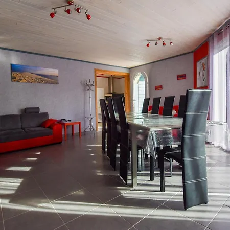 Poolside Escape By Arcachon Feriehus *