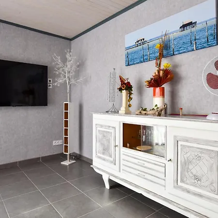 Poolside Escape By Arcachon *