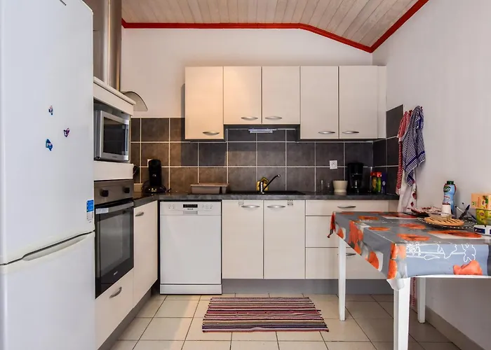 Semesterbostad Poolside Escape By Arcachon