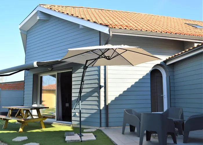 Poolside Escape By Arcachon *